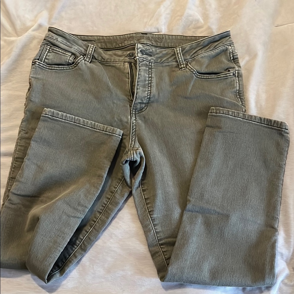 Soft Light Olive Jag Jeans
